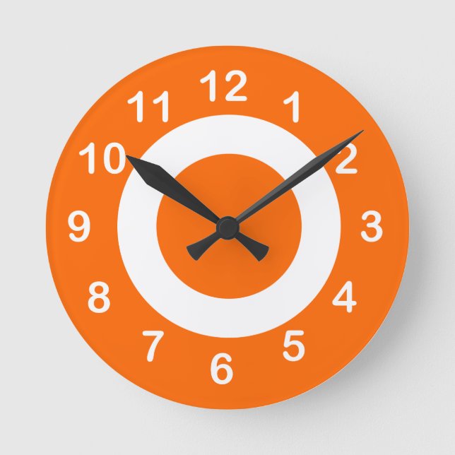 Orangefarbene und weiße Zielkreise Runde Wanduhr (Vorderseite)