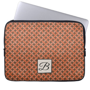 Orangefarbener Rattan auf Custom Brown mit Monogra Laptopschutzhülle