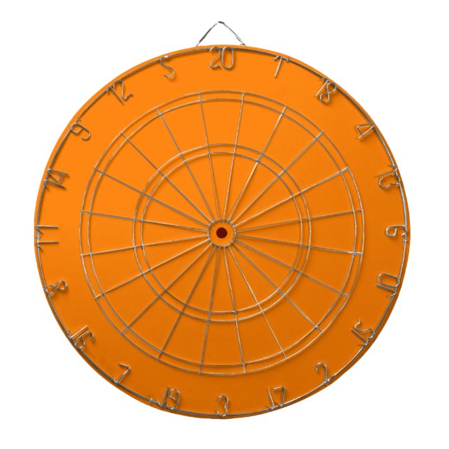 Orangefarbenes Dartboard mit Dartboard Dartscheibe (vorne)