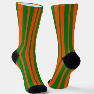 Orangefarbenes Design der Streifen Socken