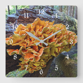 Orangefarbenes Huhn im Wald Pilz Quadratische Wanduhr
