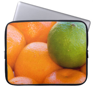 Orangefarbenes Limones Zitrusfrüchte-Nah-Up-Foto Laptopschutzhülle