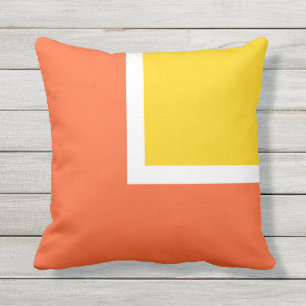 Orangefarbenes und gelbes, modernes Kissen für den