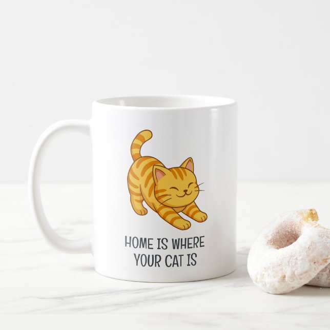 Orangene getigerte Katze mit individuellem Text zu Kaffeetasse (Mit Donut)