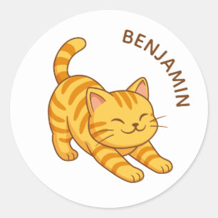 Orangene getigerte Katze mit Namen beim Strecken Runder Aufkleber