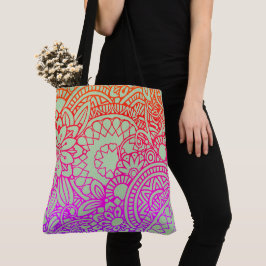 Orangene violette Blumen und sanfter Salbeihinterg