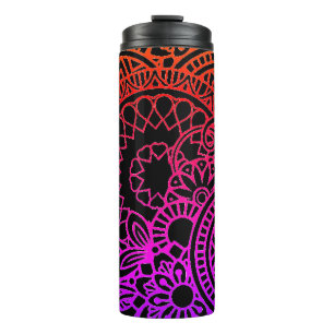 Orangene violette Blumen und schwarzer Hintergrund Thermosbecher