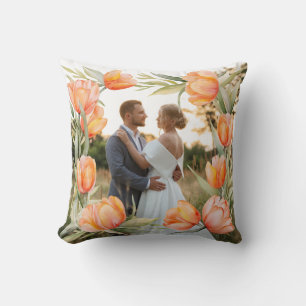 Orangene Wasserfarben-Tulpen-Rand Hochzeitspaar Kissen