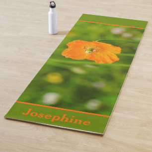 Oranger Klatschmohn auf Grün mit individuellem Nam Yogamatte