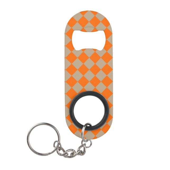 Oranger Taupe Karo-Diamant-Muster Mini Flaschenöffner (Vorderseite)