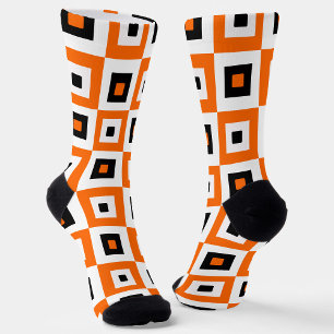 Oranges Schwarz Weiß karierte Quadrate Muster Socken