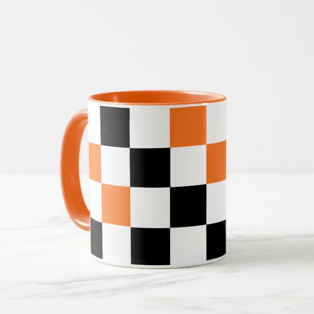 Oranges Schwarz Weiß kariertes Musterdesign  Tasse (Vorderseite Links)
