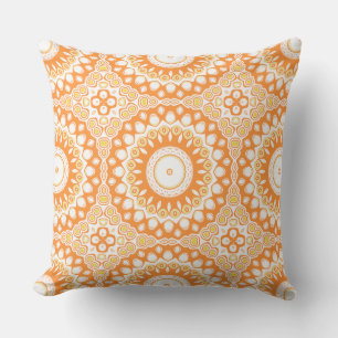 Oranges und gelbes strahlendes Mandala-Muster Kissen