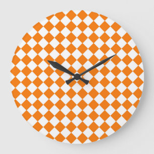 Oranges Weißes Schachbrett-Diamantmuster Große Wanduhr