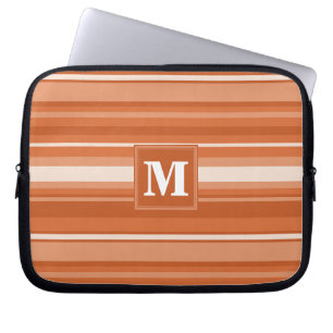Orangestreifendesign mit Monogramm Laptopschutzhülle