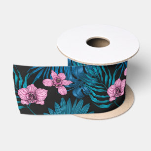 Orchideen und Blätter aus Palmen, rosa und blau au Satinband