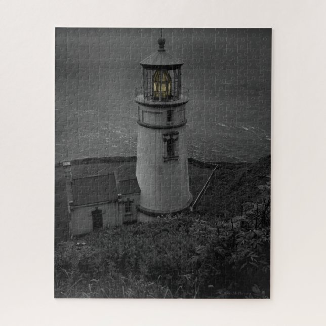 Oregon's historisches Heceta Head Lighthouse B&W Puzzle (Vertikal)
