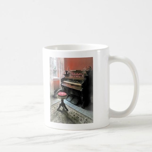 Organ mit Petit Point-Stuhl Tasse (Rechts)