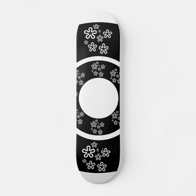 Oriental Black Wood Floral Design Skateboard (Vorderseite)