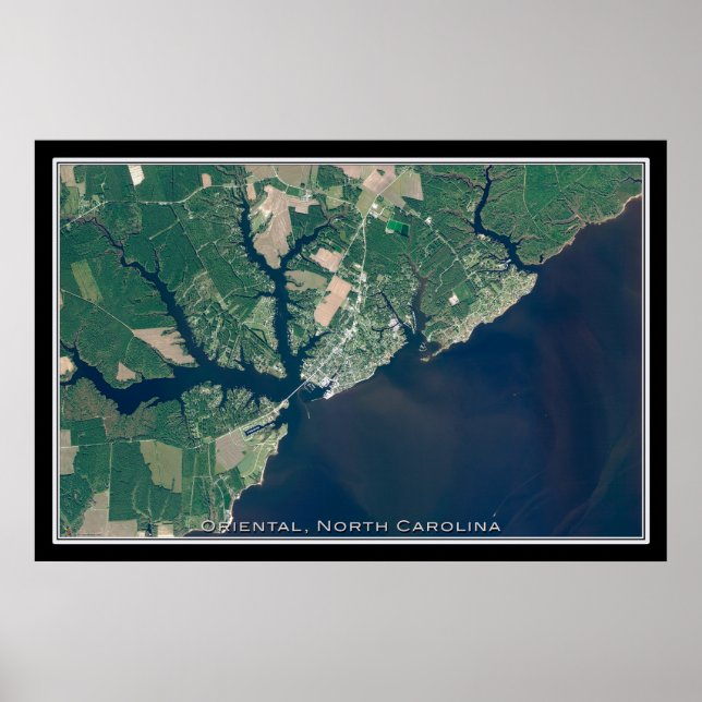 Oriental North Carolina Satellite Poster Map (Vorne)