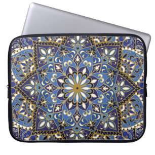 Orientalische Blüte: Vintager Teppich Laptopschutzhülle