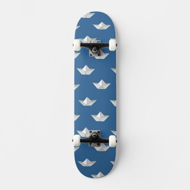 Origami Boote auf dem Wasser-Muster Skateboard (Vorderseite)