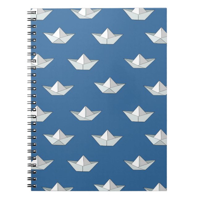 Origami-Boote auf dem Wassermuster Notizblock (Vorderseite)