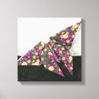 Origami Butterfly auf Blumenpapier