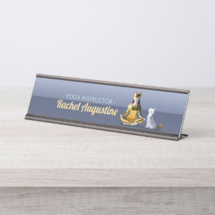 Origami Gold Foil Yoga Meditating Catwoman und Cat Schreibtischnamensplakette