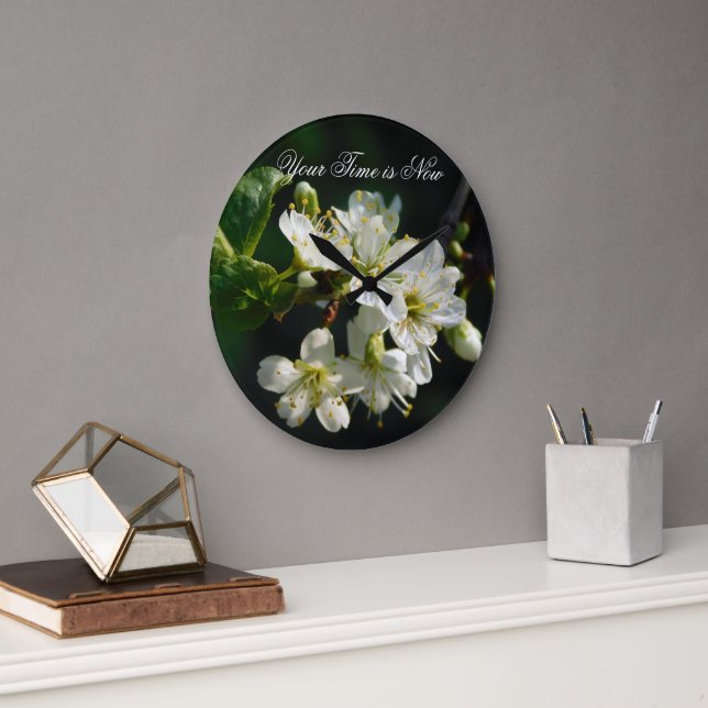 Original White Plum Art Custom Name Wall Clock Große Wanduhr (Büro)