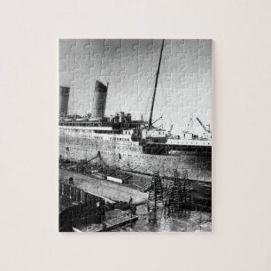 originales Titanic-Bild unter Konstruktion Puzzle