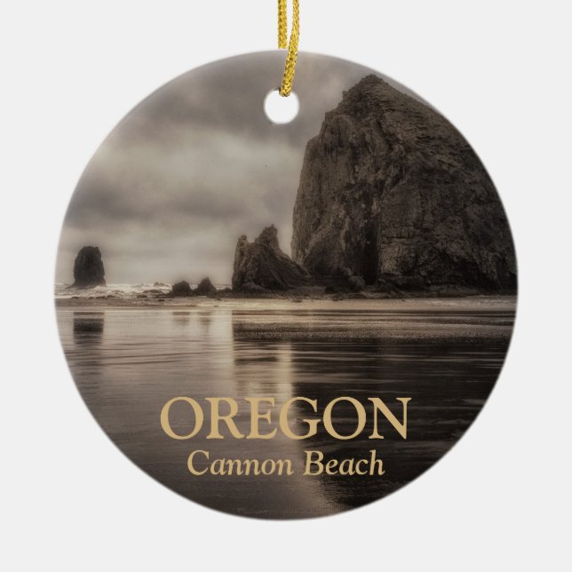 Ornament: Haystack Rock und Nadeln (Kreis) Keramik Ornament (Vorne)