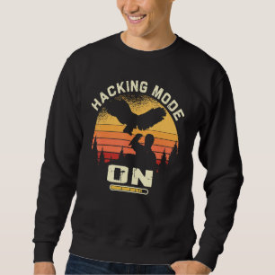 Ornithologie Falcon Hacking Mode on Falcon Flying Sweatshirt