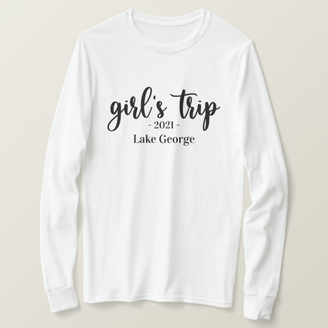 Ort und Jahr der Reise eines Mädchens T-Shirt (Design vorne)