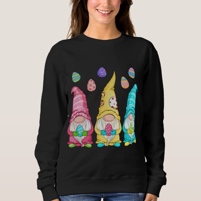 Osterbaumjagd - Niedliche Gnome-Holding Eas Sweatshirt (Vorderseite)