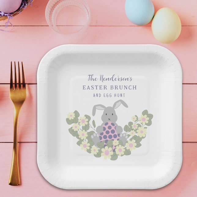 Osterbrunch und Eierjagd Bunny Floral Pappteller (Personalized easter egg hunt spring brunch cute bunny floral pink party paper plate Whimsical script)