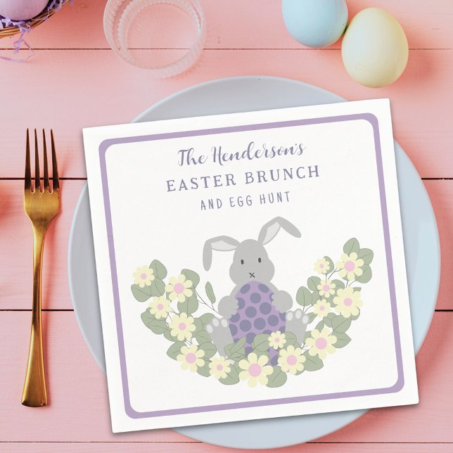 Osterbrunch und Eierjagd Bunny Floral Serviette (Personalized family name Easter egg hunt spring brunch cute bunny daisy floral meadow purple napkin )