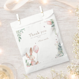 Osterbrunnen-Babydusche Geschenktütchen