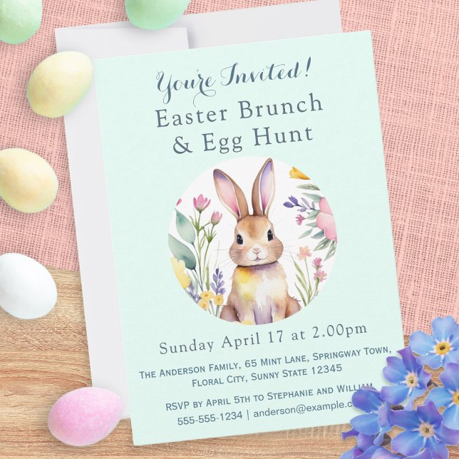 Ostergeblümte Eierjagd & Brunch Einladung (A personalized invitation to an Easter brunch and egg hunt, with Easter bunny picture)