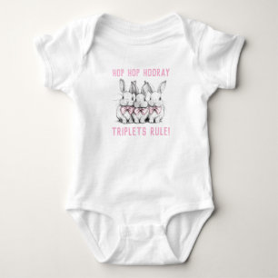 Ostergeschenk, Babydusche, Bunnies, Triplets für M Baby Strampler