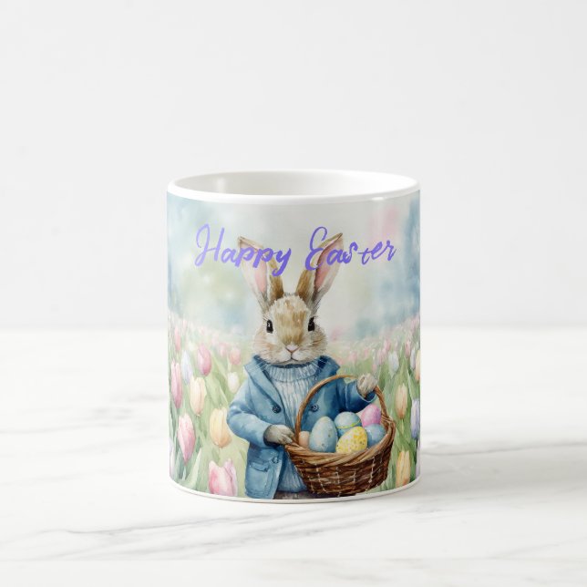 Osterhase auf einer Wiese Kaffeetasse (Mittel)