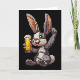 Osterhase trinkt ein kaltes Bier zum Männer tag Karte