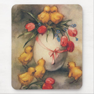 Osterhühnchen im Vintage-Stil, Ei mit roten Tulpen Mousepad