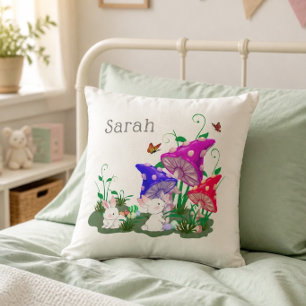 Osterkaninchen und farbenfrohe Pilze Personalisier Kissen
