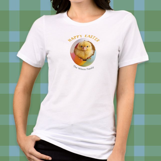 Osterkicherhahn aus farbenfrohen Eiern Tri-Blend Shirt (A personalized Happy Easter t-shirt with picture of a chick hatching out of a colorful egg)