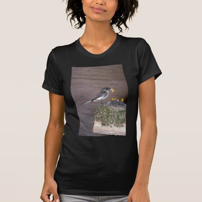 OstPhoebe mit Jungen T-Shirt (Vorderseite)