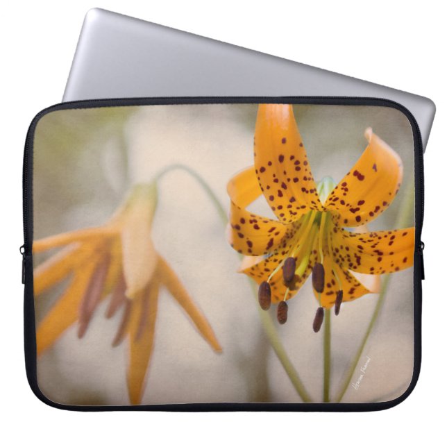 Ostsierra Tiger-Lilien-Wildblumen Laptopschutzhülle (Vorderseite)