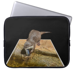 Otter isst leckeren Fisch, Laptopschutzhülle