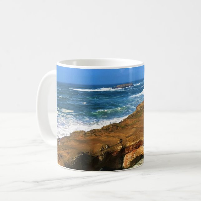 Otter Rock at Devil's Punchbowl Staat Park, Oregon Kaffeetasse (Vorderseite Links)