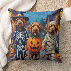 Otterhound Trick-oder-Treating in Halloween-Kostüm Kissen